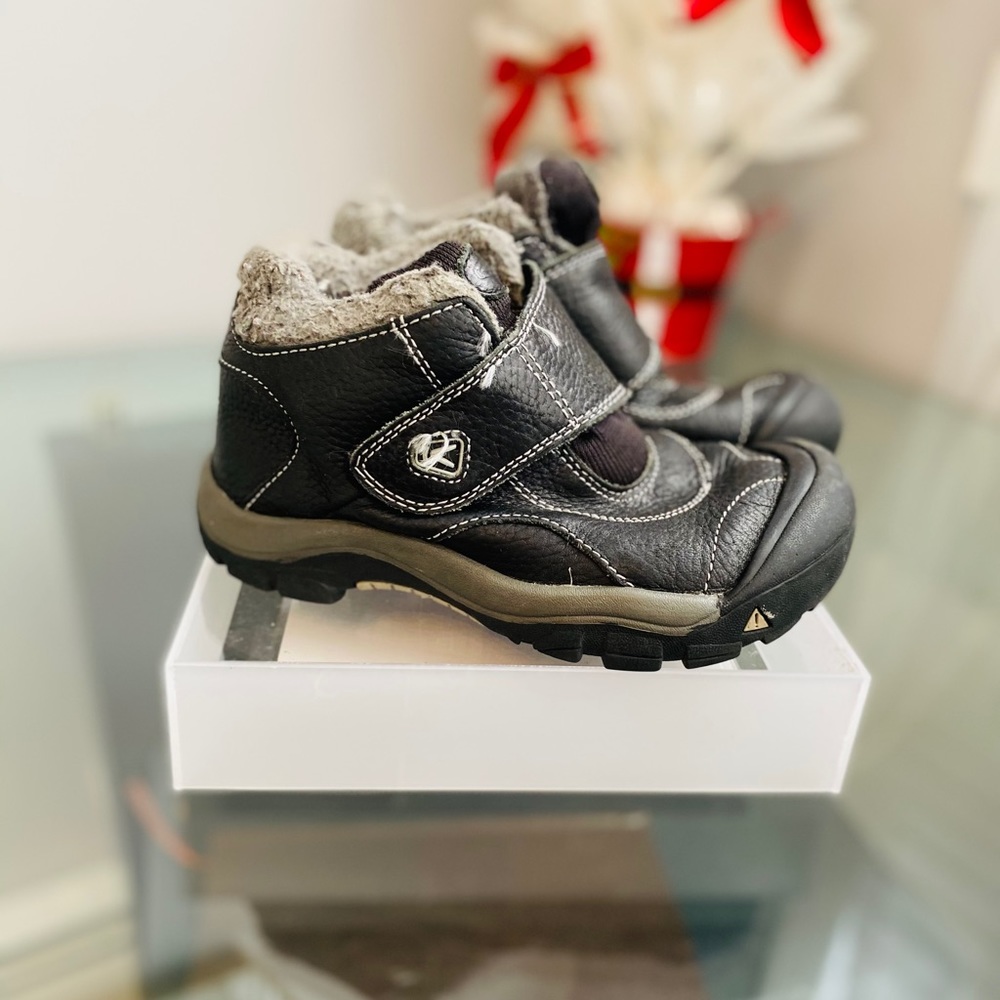 KEEN BOYS WINTER BOOTS